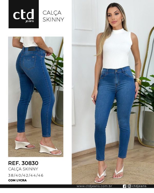 Calça Feminina Skinny com Lycra em Jeans Claro